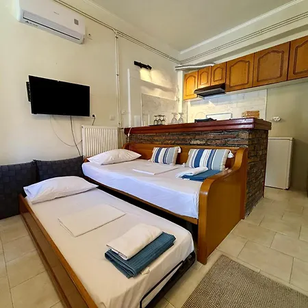 Roussos Central House *