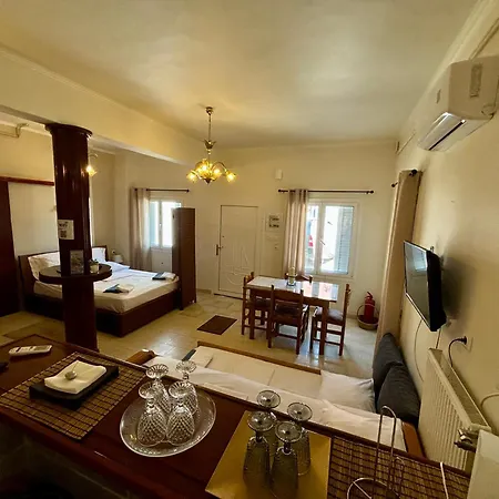 Roussos Central House