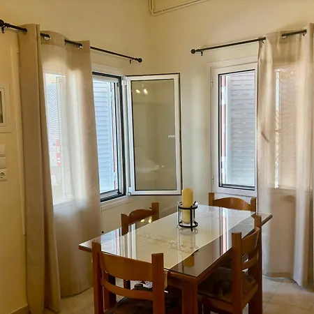 Roussos Central House Ágios Nikólaos