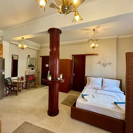 Roussos Central House * Agios Nikolaos (Corfu)