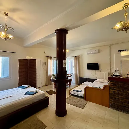 Roussos Central House Holiday home *
