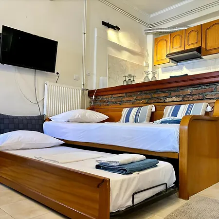 Roussos Central House *