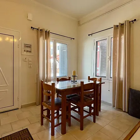 Roussos Central House Agios Nikolaos (Corfu)